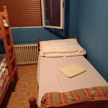 Maison Complete Holiday home Montlucon